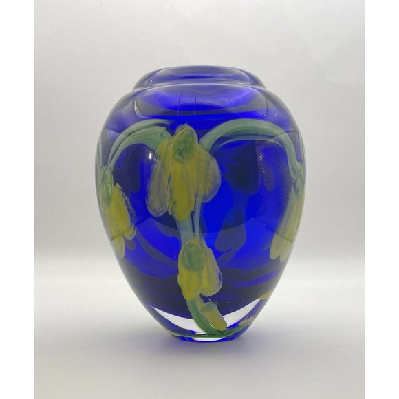 Kusak Art Glass Vase In Cobalt Blue With Cased Yellow Flowers & Green Vines - Picture 8 of 13